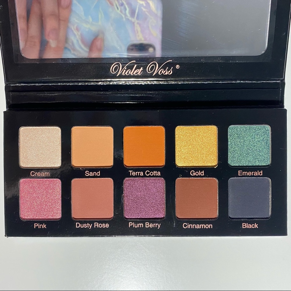Essentials Eye Shadow Palette